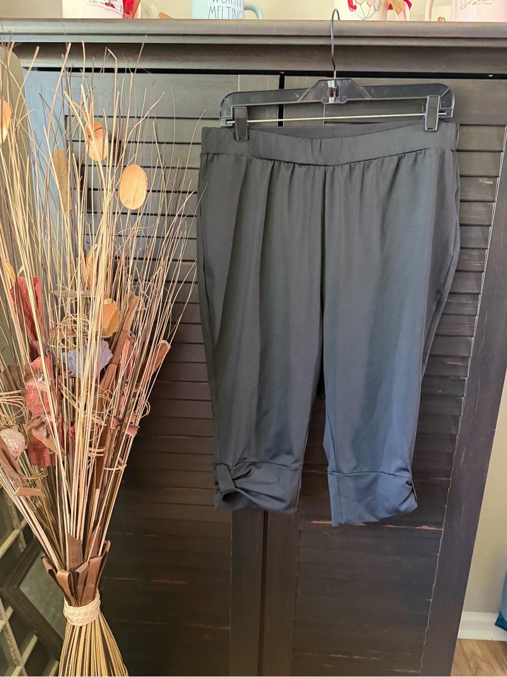 BloomChic Black Capri Pants with Knotted Hem
